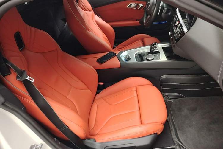 Used BMW Z4 2022 sDrive 25i M Sport Night Edition package Right Front Seat