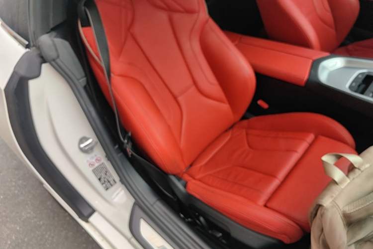 Used BMW Z4 2022 sDrive 25i M Sport Night Edition package Right Front Seat