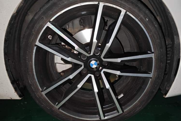 Used BMW Z4 2022 sDrive 25i M Sport Package Right Front Wheel Hub