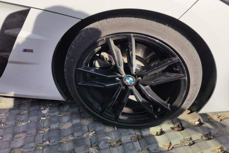 Used BMW Z4 2022 sDrive 25i M Sport Night Edition package Right Front Wheel Hub