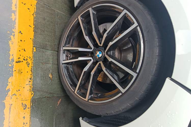 Used BMW Z4 2022 sDrive 25i M Sport Package Right Front Wheel Hub