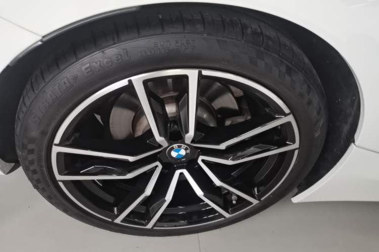 Used BMW Z4 2022 sDrive 25i M Sport Package Right Rear Wheel Hub