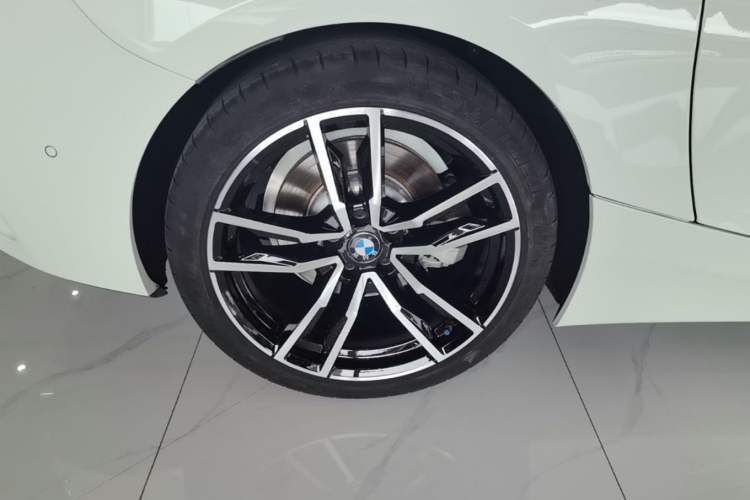 Used BMW Z4 2022 sDrive 25i M Sport Package Right Rear Wheel Hub