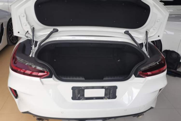 Used BMW Z4 2022 sDrive 25i M Sport Package Trunk