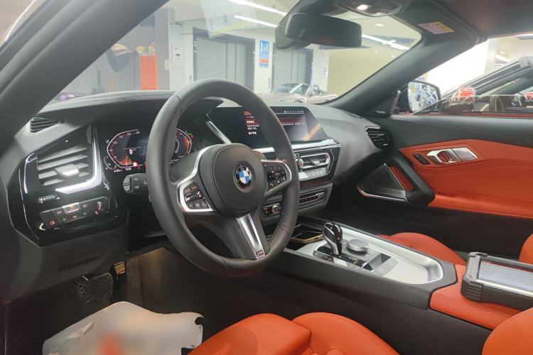 Used BMW Z4 2023 sDrive 25i M Sport Package Center Console