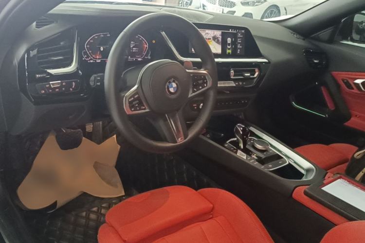 Used BMW Z4 2023 sDrive 25i M Sport Package Center Console