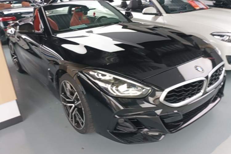 Used BMW Z4 2023 sDrive 25i M Sport Package Front Right 45 Deg