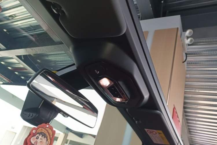 Used BMW Z4 2023 sDrive 25i M Sport Package Headliner