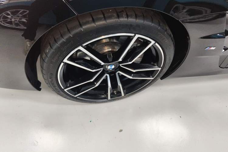 Used BMW Z4 2023 sDrive 25i M Sport Package Left Front Wheel Hub