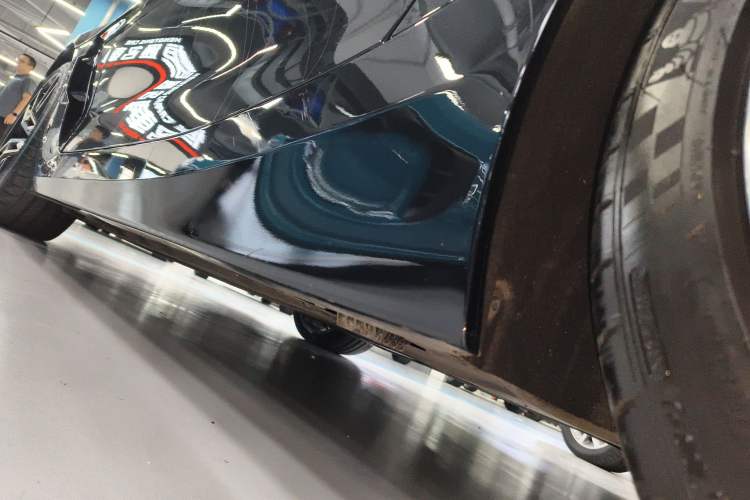 Used BMW Z4 2023 sDrive 25i M Sport Package Left Side Sill