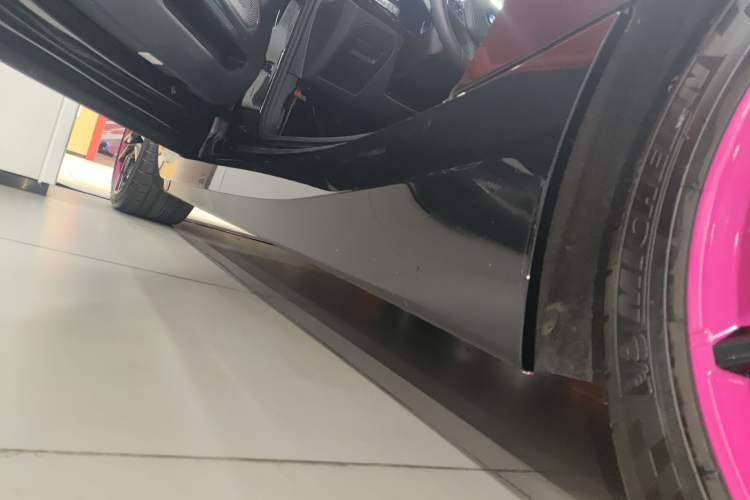 Used BMW Z4 2023 sDrive 25i M Sport Package Left Side Sill