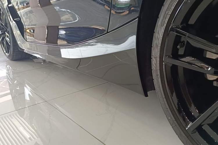 Used BMW Z4 2023 sDrive 25i M Sport Package Left Side Sill