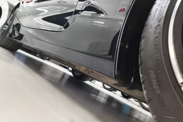 Used BMW Z4 2023 sDrive 25i M Sport Package Right Side Sill