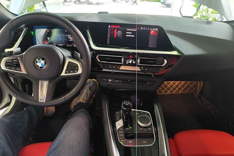 Used BMW Z4 2023 sDrive 25i M Sport Package Center Console