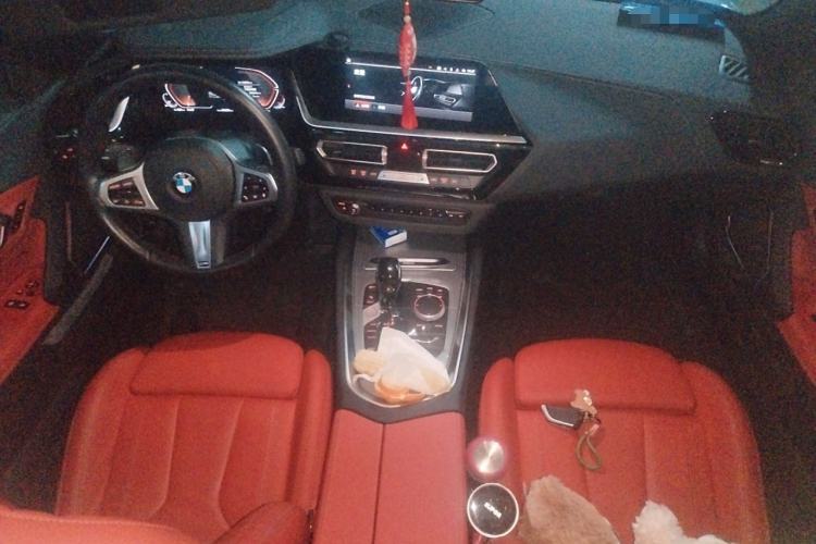 Used BMW Z4 2023 sDrive 25i M Sport Night Edition package Center Console