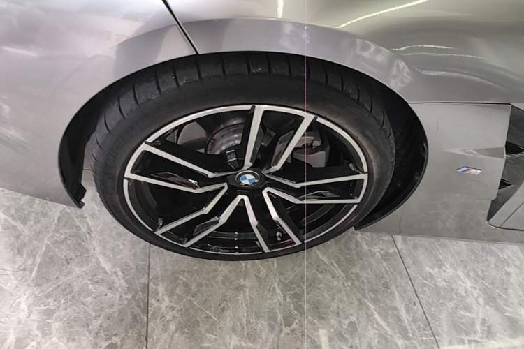 Used BMW Z4 2023 sDrive 25i M Sport Package Left Front Wheel Hub