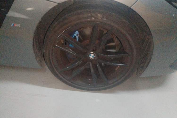 Used BMW Z4 2023 sDrive 25i M Sport Night Edition package Right Front Wheel Hub