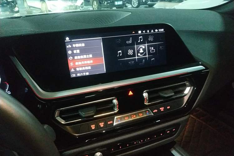 Used BMW Z4 2023 sDrive 25i M Sport Package Audio And AC Panel