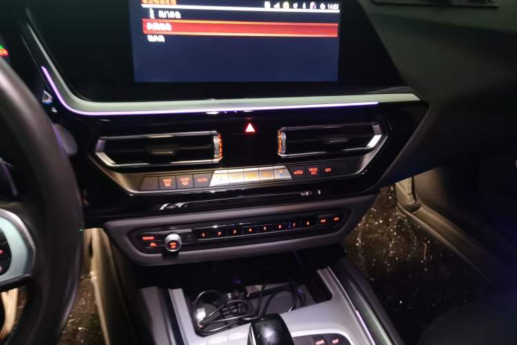 Used BMW Z4 2023 sDrive 25i M Sport Night Edition package Audio And AC Panel