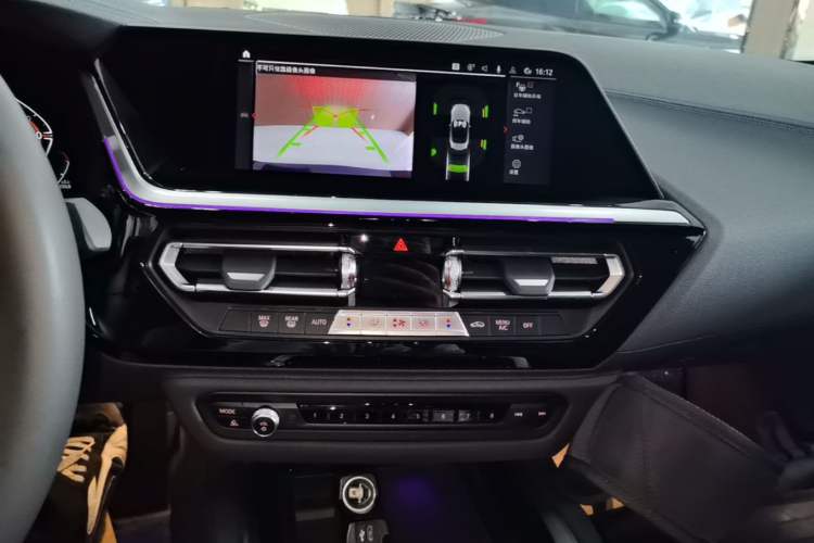 Used BMW Z4 2023 sDrive 25i M Sport Package Audio And AC Panel