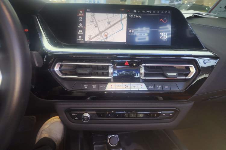 Used BMW Z4 2023 sDrive 25i M Sport Package Audio And AC Panel