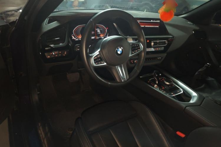 Used BMW Z4 2023 sDrive 25i M Sport Package Center Console