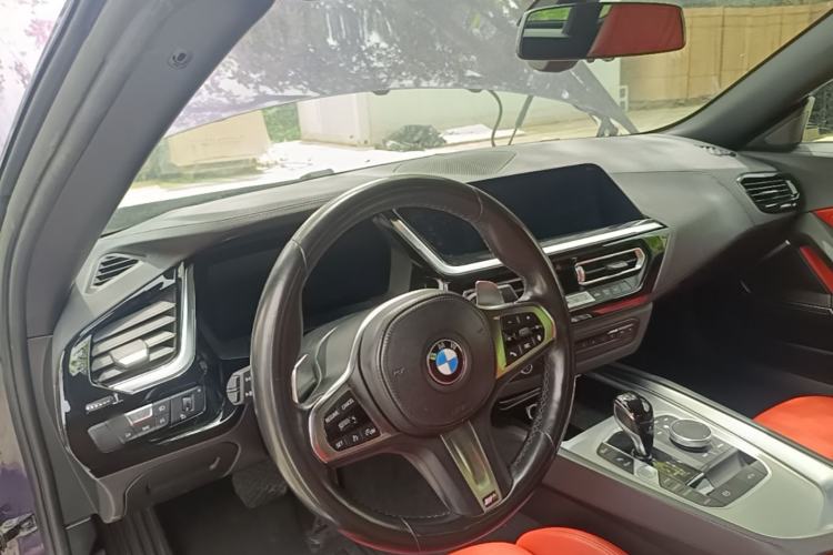 Used BMW Z4 2023 sDrive 25i M Sport Night Edition package Center Console