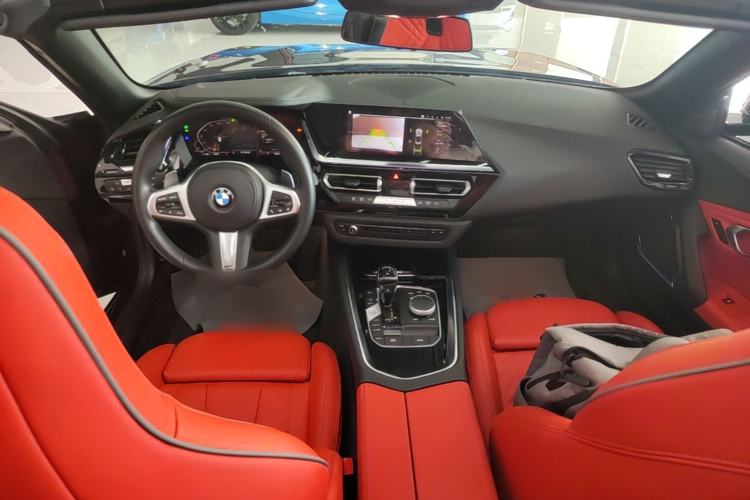 Used BMW Z4 2023 sDrive 25i M Sport Package Center Console