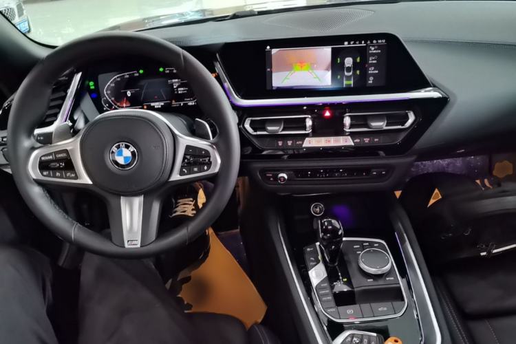 Used BMW Z4 2023 sDrive 25i M Sport Package Center Console