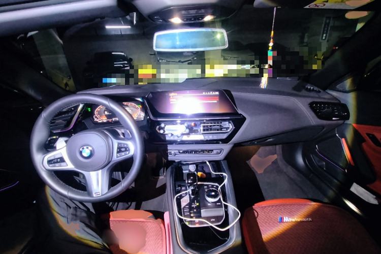 Used BMW Z4 2023 sDrive 25i M Sport Package Center Console