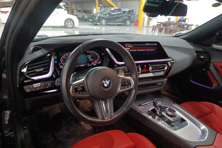 Used BMW Z4 2023 sDrive 25i M Sport Night Edition package Center Console