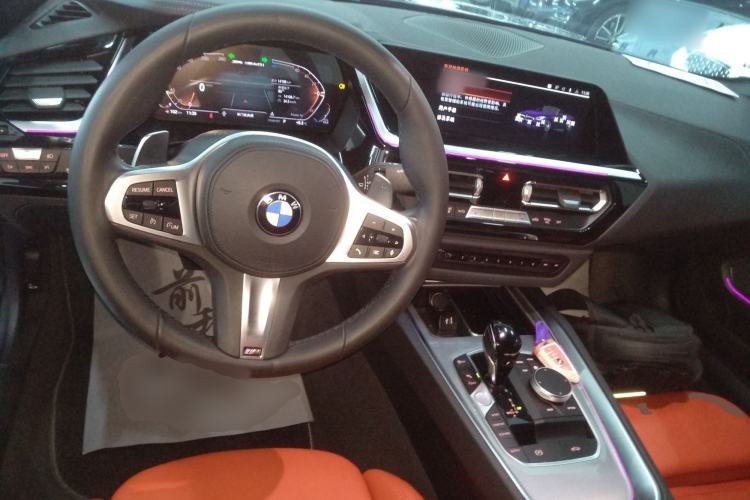 Used BMW Z4 2023 sDrive 25i M Sport Night Edition package Center Console