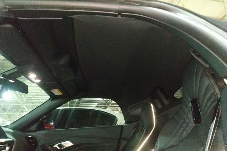 Used BMW Z4 2023 sDrive 25i M Sport Package Headliner