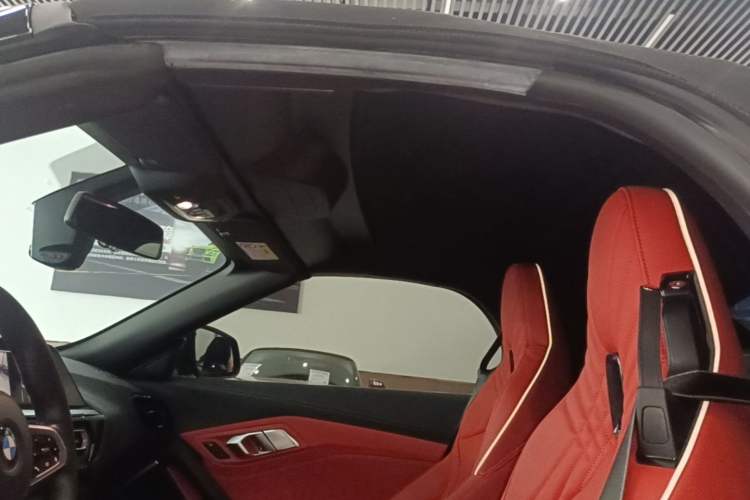 Used BMW Z4 2023 sDrive 25i M Sport Package Headliner