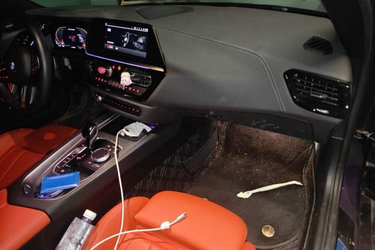 Used BMW Z4 2023 M40i M Sport Performance Edition Interior 2