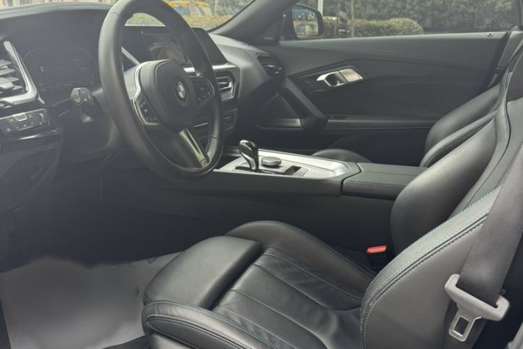 Used BMW Z4 2023 sDrive 25i M Sport Night Edition package Interior 2