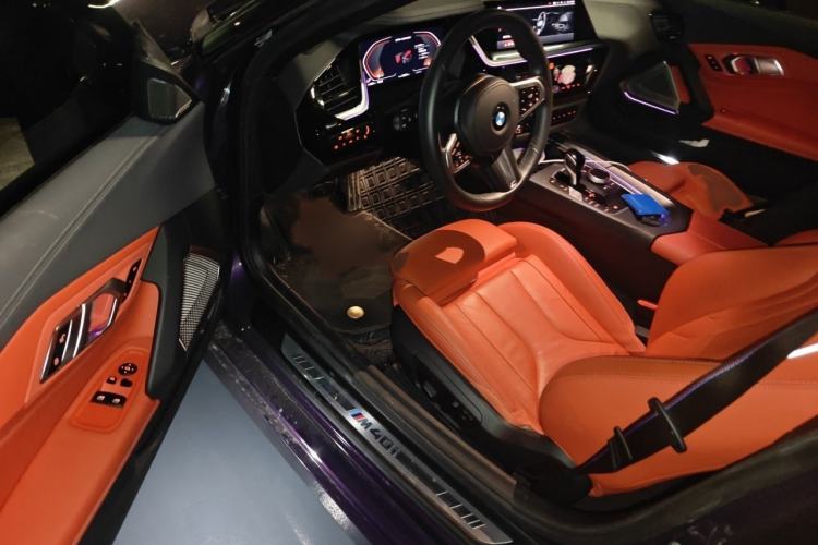 Used BMW Z4 2023 M40i M Sport Performance Edition Interior 3