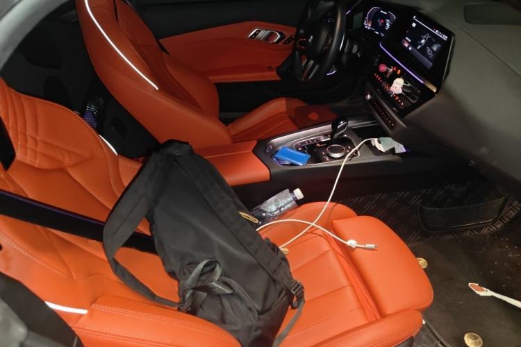 Used BMW Z4 2023 M40i M Sport Performance Edition Interior 4