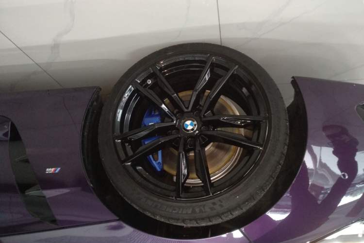 Used BMW Z4 2023 sDrive 25i M Sport Night Edition package Left Front Wheel Hub