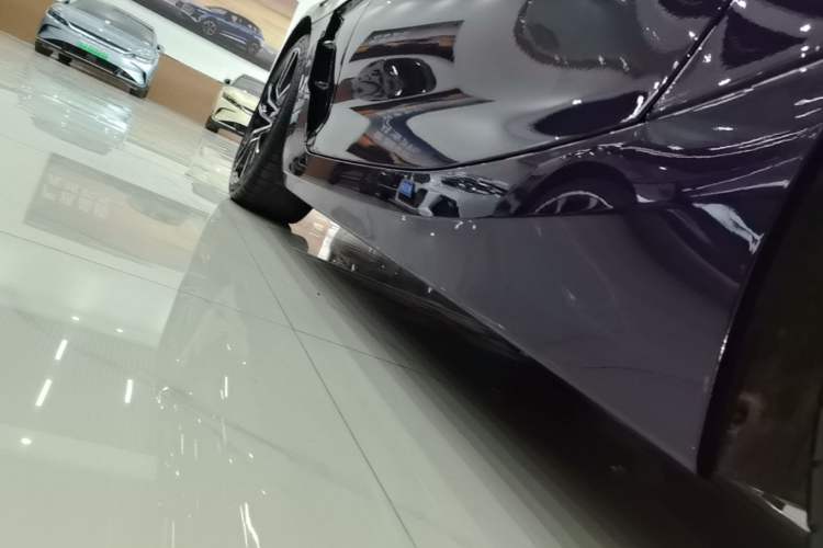 Used BMW Z4 2023 sDrive 25i M Sport Package Left Side Sill