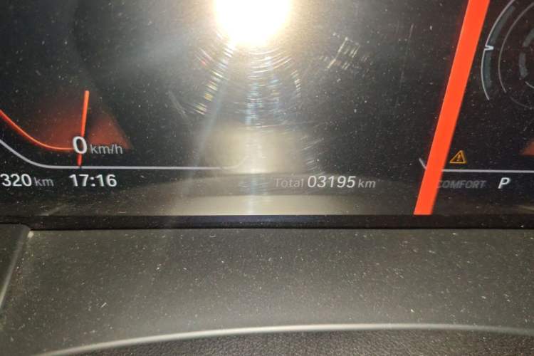 Used BMW Z4 2023 sDrive 25i M Sport Package Odometer Close Up