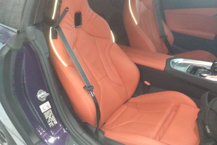 Used BMW Z4 2023 sDrive 25i M Sport Night Edition package Right Front Seat