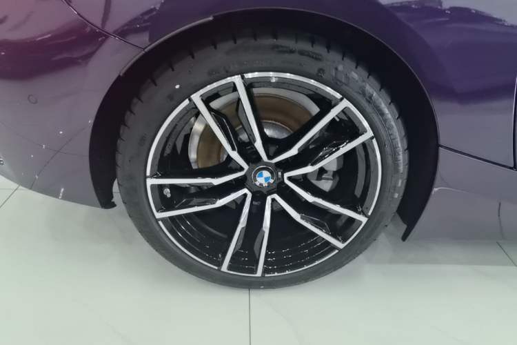 Used BMW Z4 2023 sDrive 25i M Sport Package Right Rear Wheel Hub