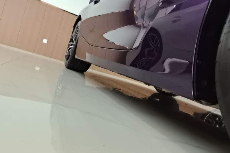 Used BMW Z4 2023 sDrive 25i M Sport Package Right Side Sill