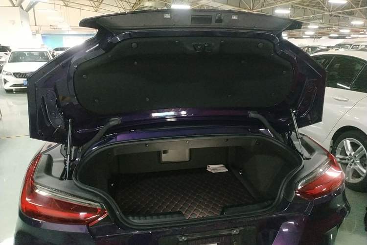 Used BMW Z4 2023 sDrive 25i M Sport Package Trunk
