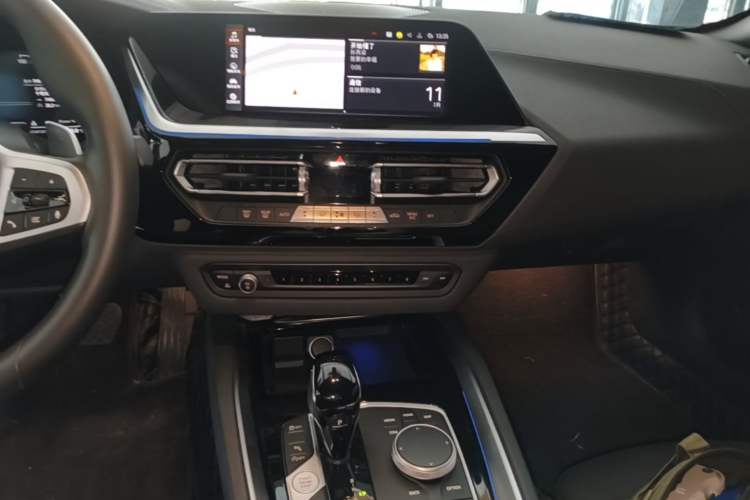 Used BMW Z4 2023 sDrive 25i M Sport Package Audio And AC Panel