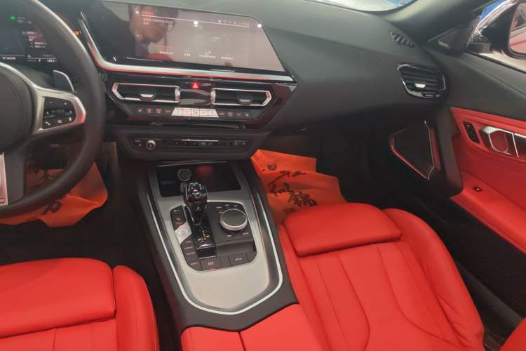 Used BMW Z4 2023 sDrive 25i M Sport Night Edition package Audio And AC Panel