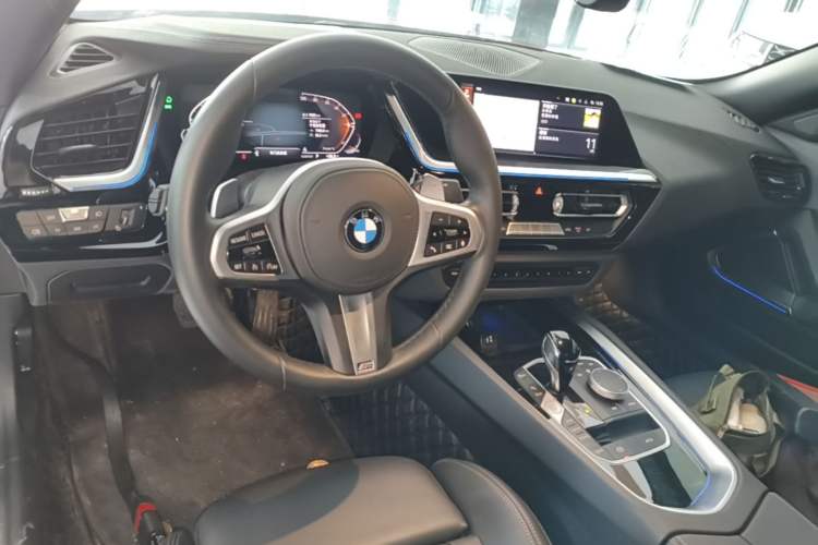 Used BMW Z4 2023 sDrive 25i M Sport Package Center Console