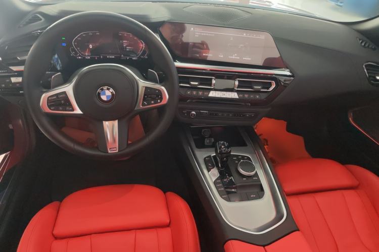 Used BMW Z4 2023 sDrive 25i M Sport Night Edition package Center Console