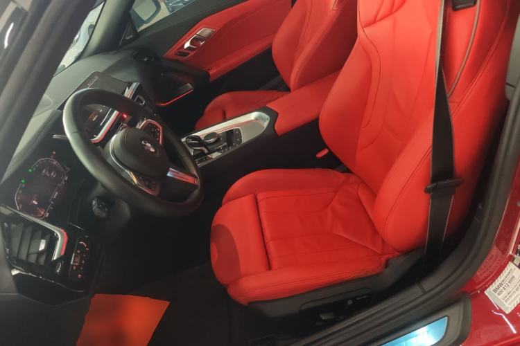 Used BMW Z4 2023 sDrive 25i M Sport Night Edition package Left Front Seat
